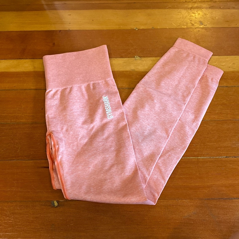 Gymshark Seamless Leggings in Coral Size S